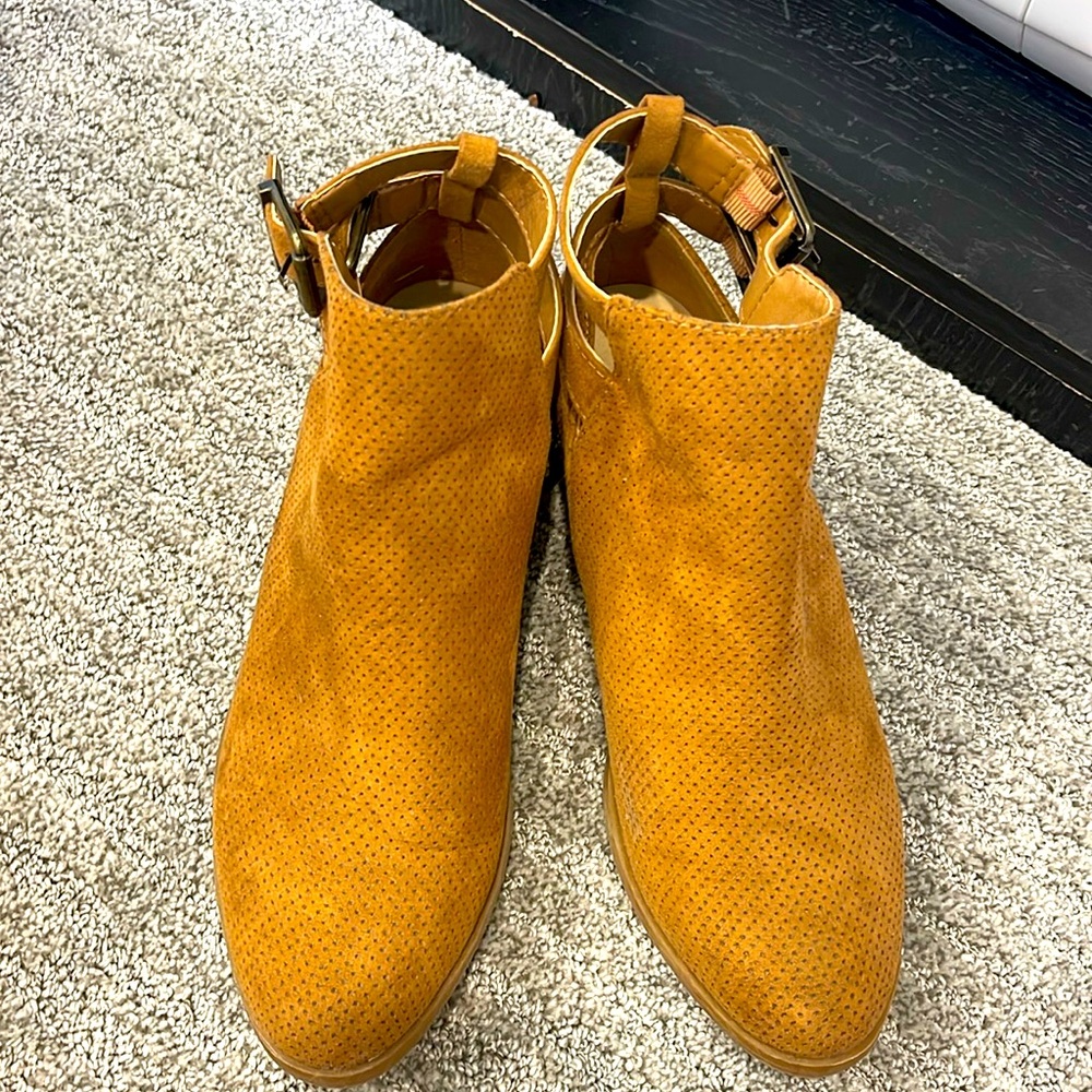 Just Fab booties size 8